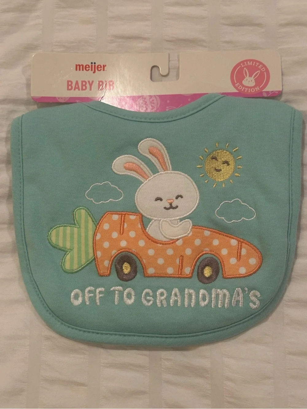 💥 $5 if bundled - Off to Grandma's Baby Bib Easter bunny NWT